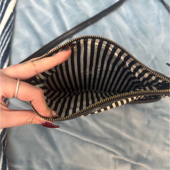 Crossbody black leather Kate spade purse. - Picture 4 of 5